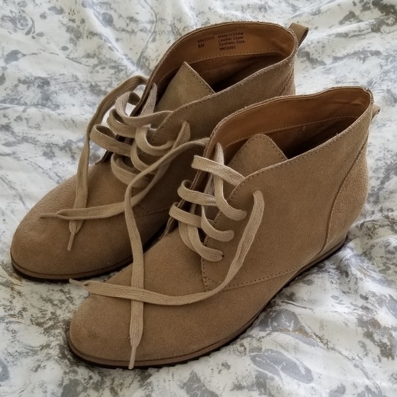 Lace up tan booties - Picture 1 of 4